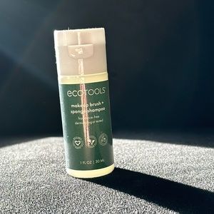 sealed makeup brush shampoo vegan cruelty free